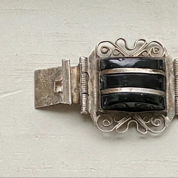 Sterling onyx vintage bracelet - Picture 5 of 11